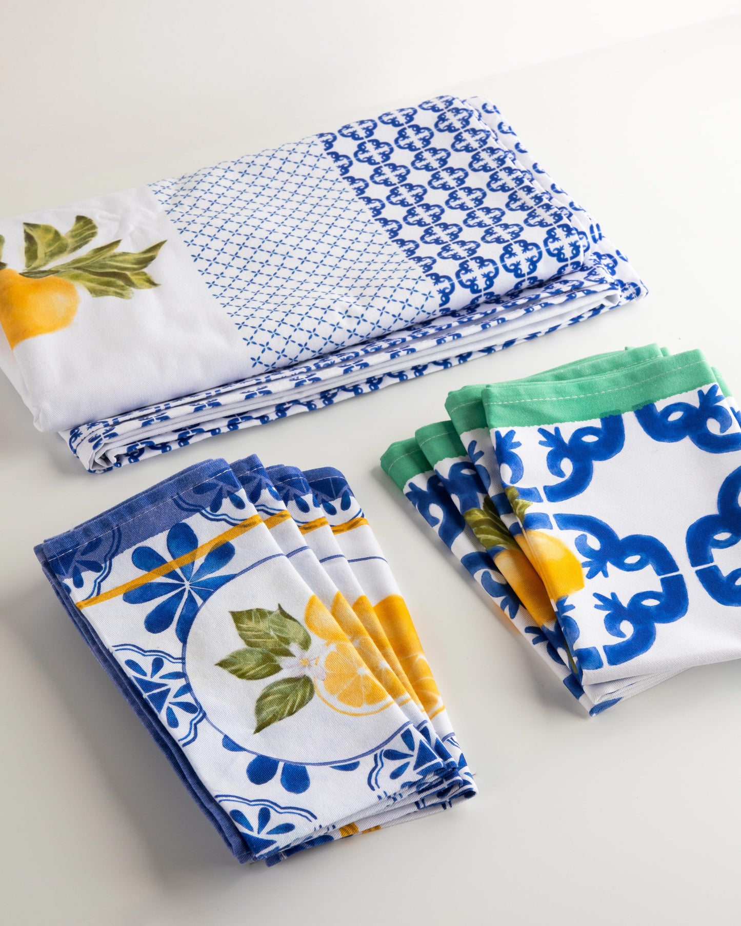 Capri Napkins, Placemats & Tablecloth