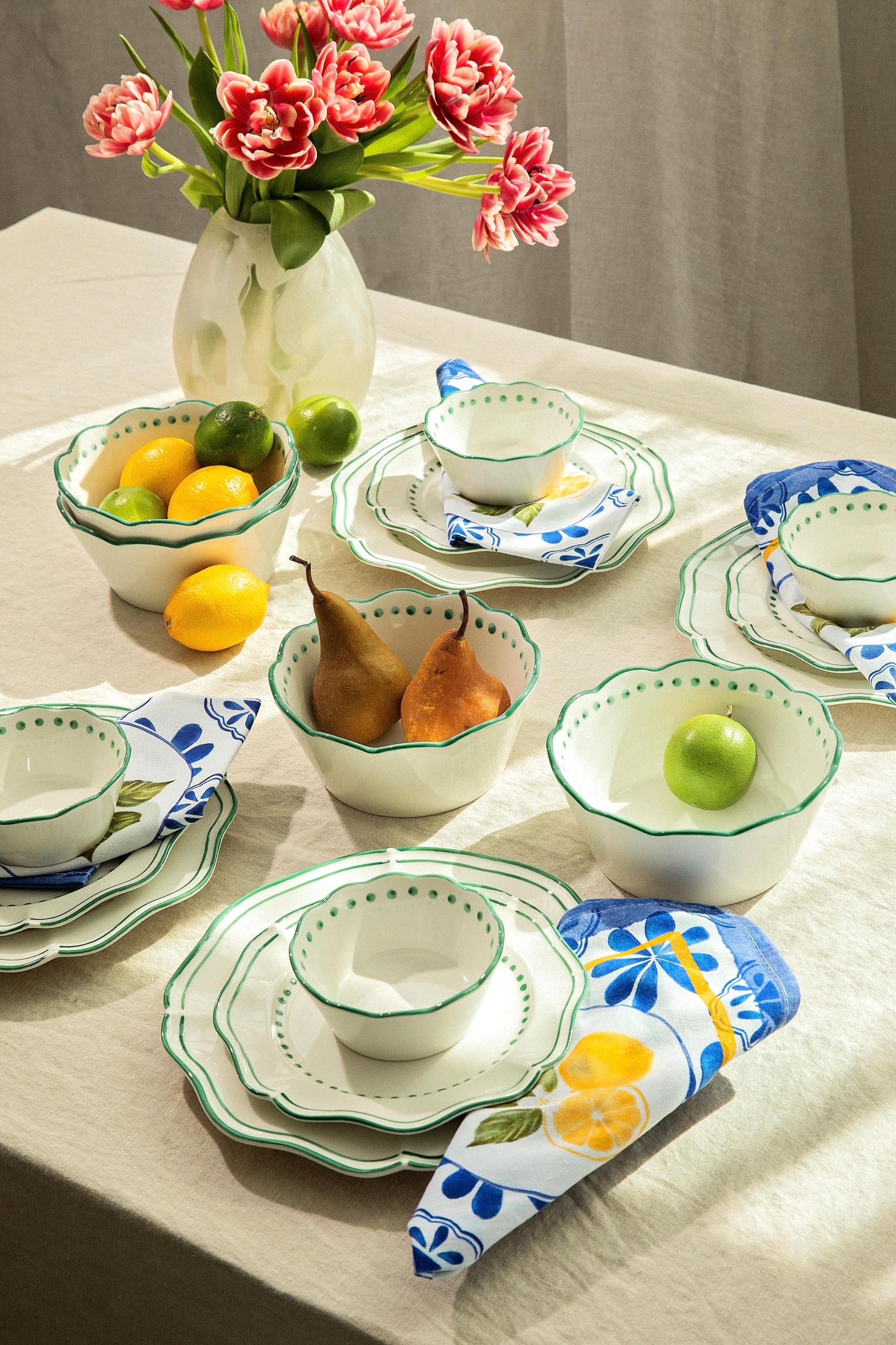 Capri Napkins, Plates & Bowls