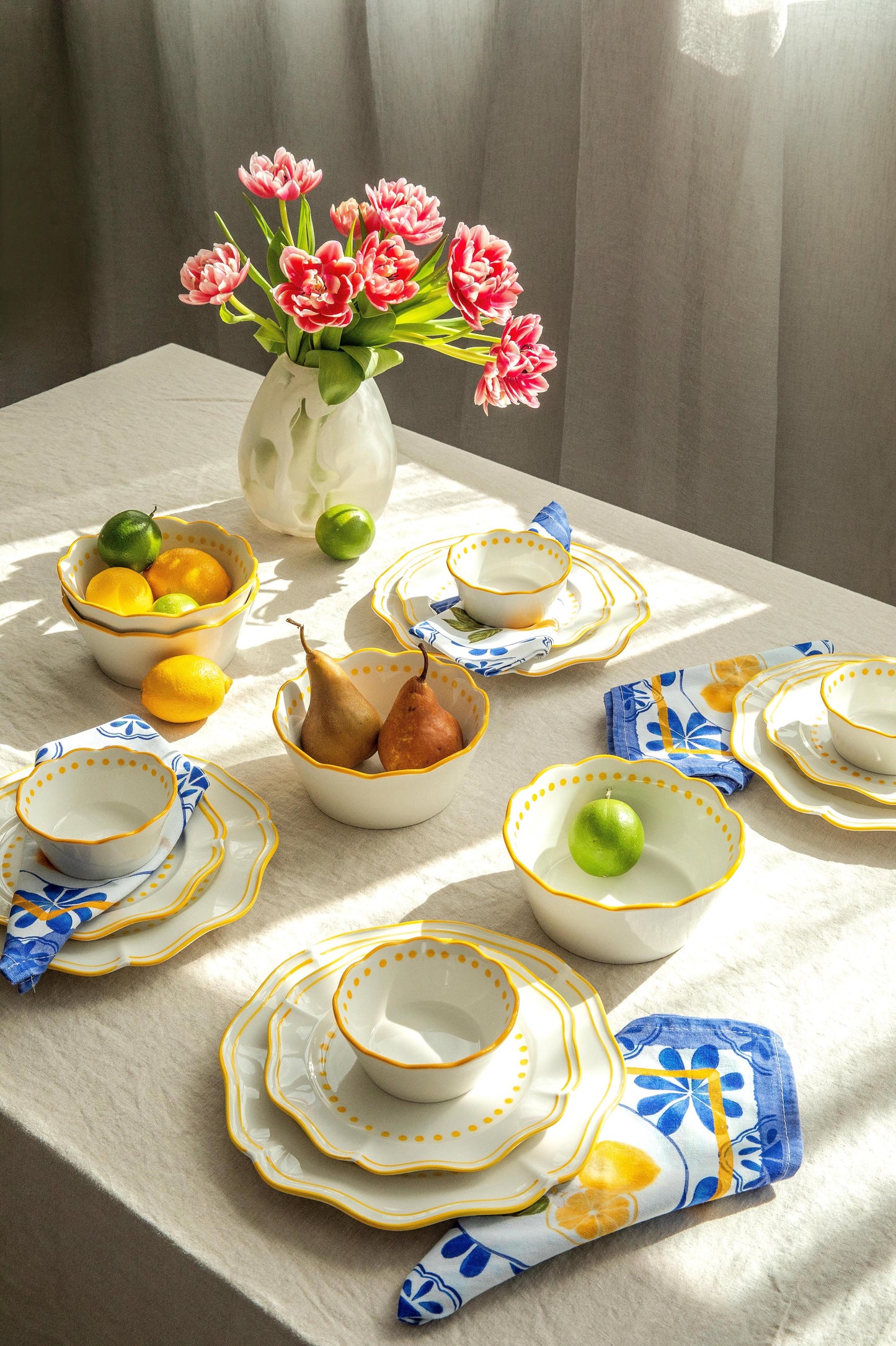 Capri Napkins, Plates & Bowls